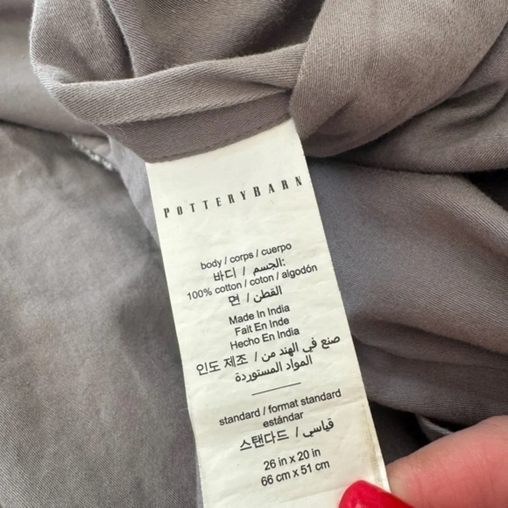 2 x Pottery Barn Honeycomb Textured Grey Standard Pillow Covers 26 x 20‎